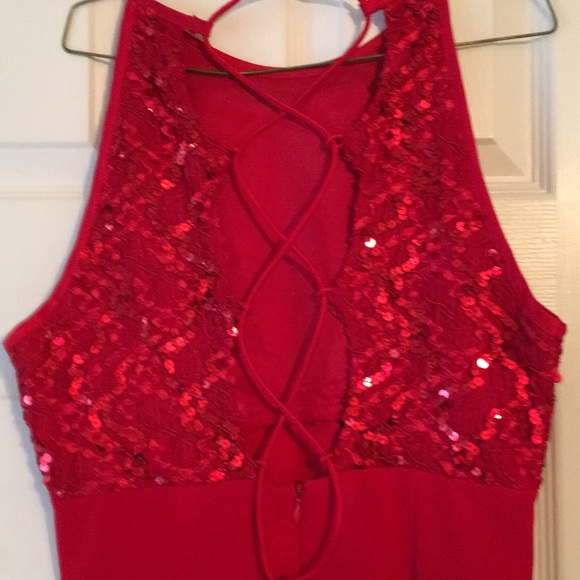 Red Dress - Picture 4 of 5